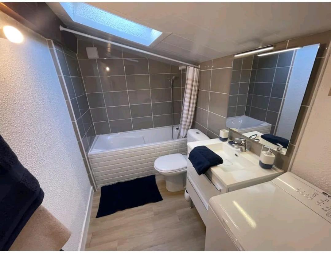 Le Loft Berbere - Ideal Couples, Familles, Business - Centre Historique, Wifi , Netflix Niort Bagian luar foto